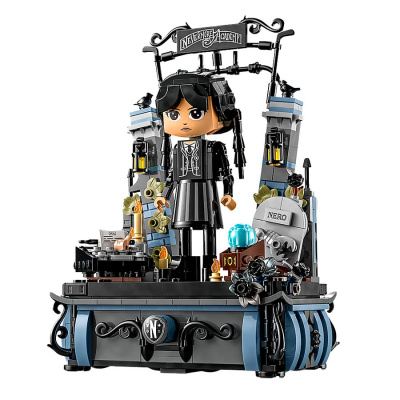 Конструктор Lego Wednesday 76780 Фигурка Венсдей Аддамс 1